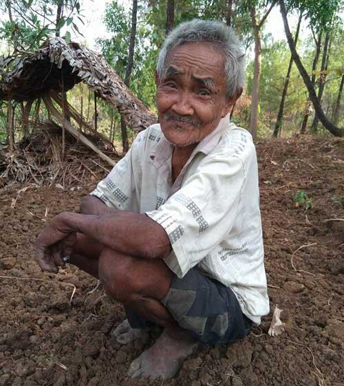 &#91;Berbagi Ceria Episode 4&#93; Bantu Kami Agar Mbah Salikin Tersenyum
