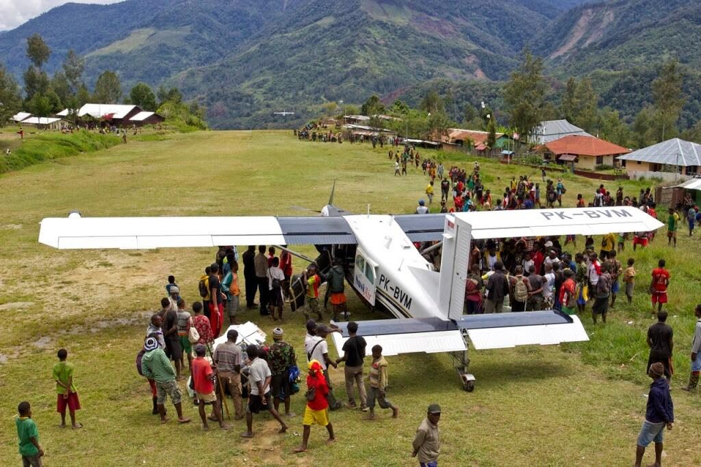 ekstrimnya indonesia! tempat paling berbahaya di dunia untuk menjadi pilot