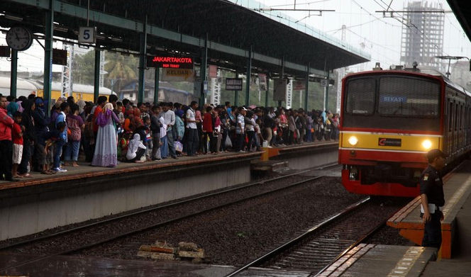 KA Senja Solo Anjlok, Kereta ke Jatinegara Hanya Sampai Manggarai