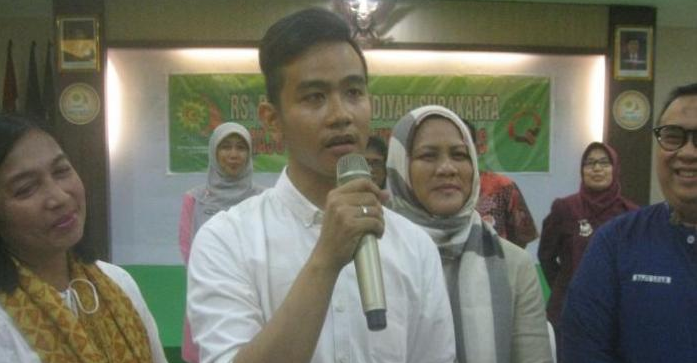 Ditanya Wartawan soal Kelahilan, Gibran malah Promosi Martabak