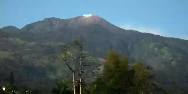 5 gunung paling horor di INDONESIA !!