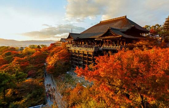 Mau Traveling ke Jepang? Ini 10 Tempat Wisata Paling Menarik di Jepang