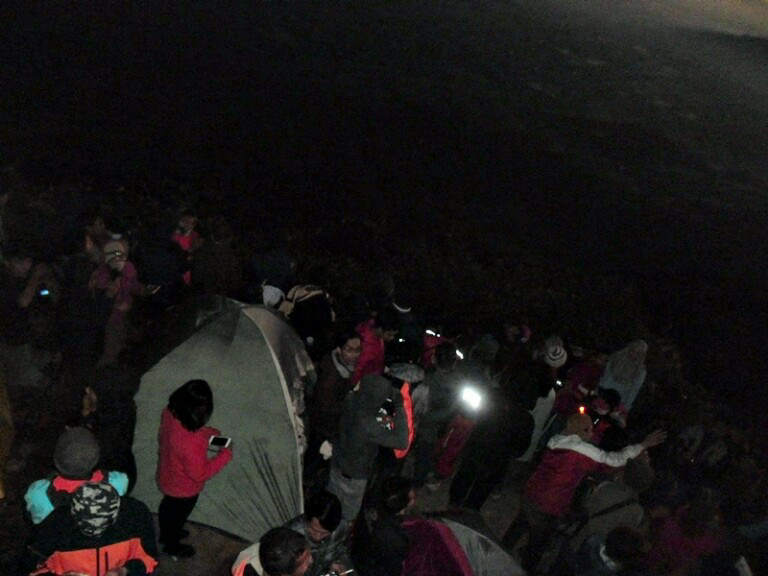 (CATPER) Terseok di Bayongbong, Terisak di Pemancar Menuju Cikuray 2821 mdpl