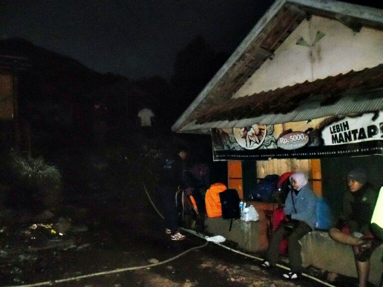 (CATPER) Terseok di Bayongbong, Terisak di Pemancar Menuju Cikuray 2821 mdpl
