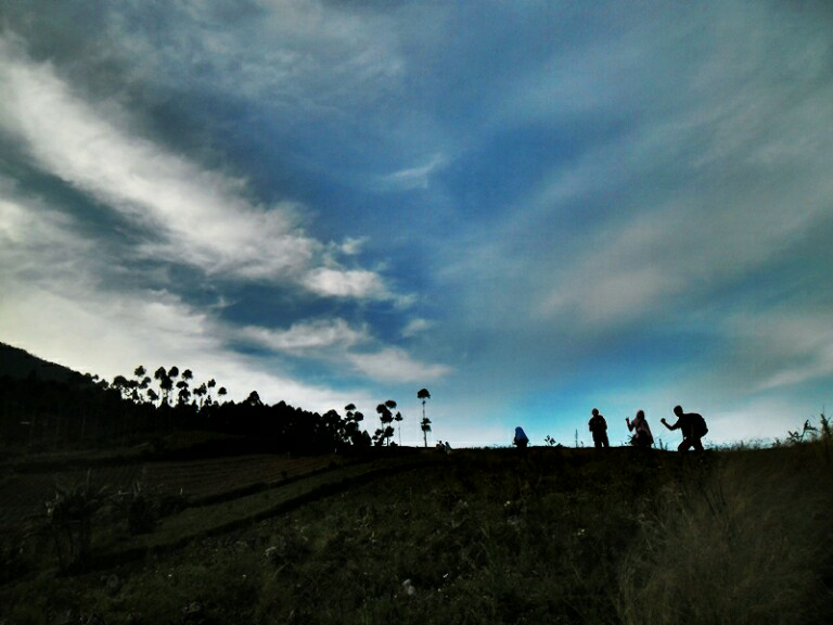 (CATPER) Terseok di Bayongbong, Terisak di Pemancar Menuju Cikuray 2821 mdpl