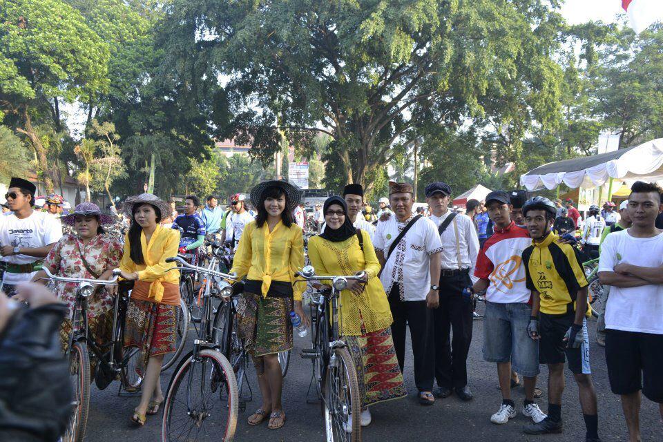 Inilah Keseruan yang Hanya Bisa Kamu Rasakan Saat Mengikuti Festival Sepeda Onthel