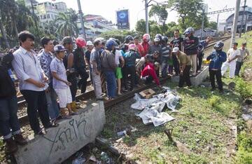 'Selfie' Dekat Rel, Gadis SMA Tewas Tersambar Kereta