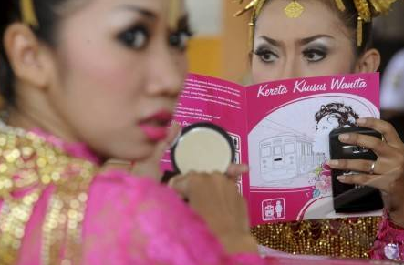 Ini Wajah Pemeras Bokong di KRL