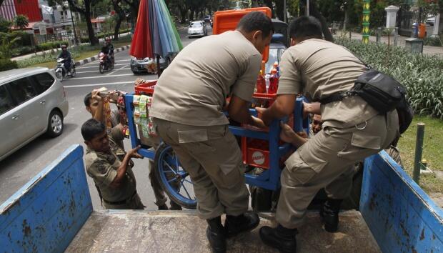 Kabar Es Teh pakai air limbah rel di Monas dipastikan TIDAK BENAR alias HOAX