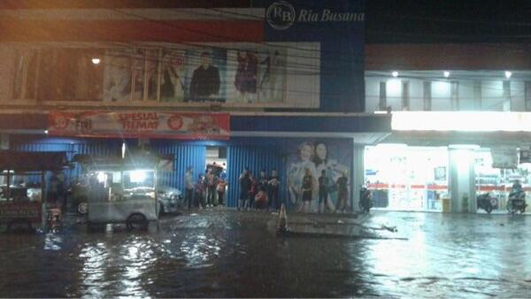 Banjir Landa Kabupaten Bandung, 2 Orang Tewas dan 3 Hilang