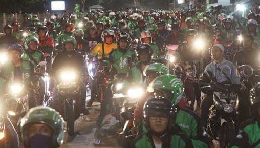 GOJEK DEMO , SUPIR ANGKUTAN KOTA DEMO , GRABIKE MALAH PROMO