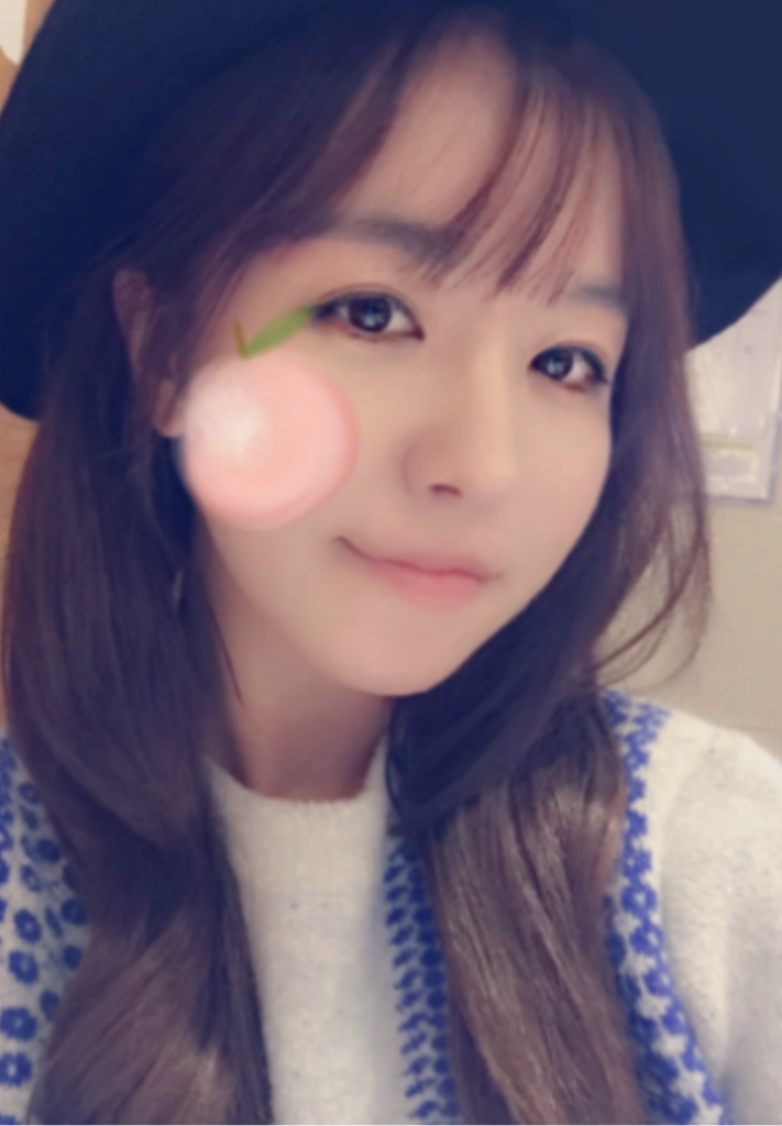 Stiker Selfie Trendy Ala K-Pop 'Peachy Peachy'