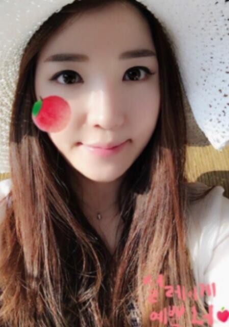 Stiker Selfie Trendy Ala K-Pop 'Peachy Peachy'