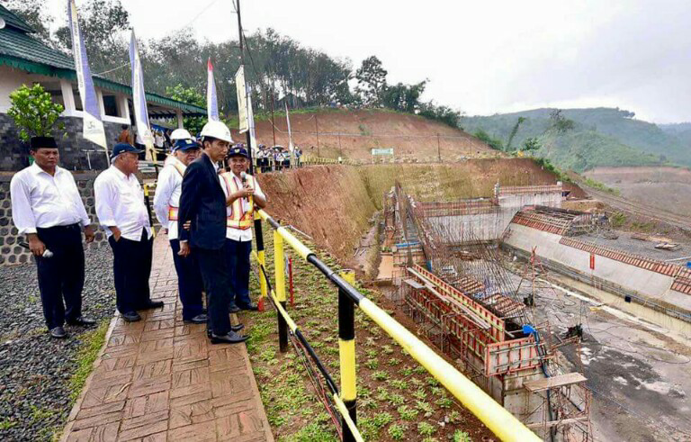 hebat: waduk gondang dikebut melebihi target