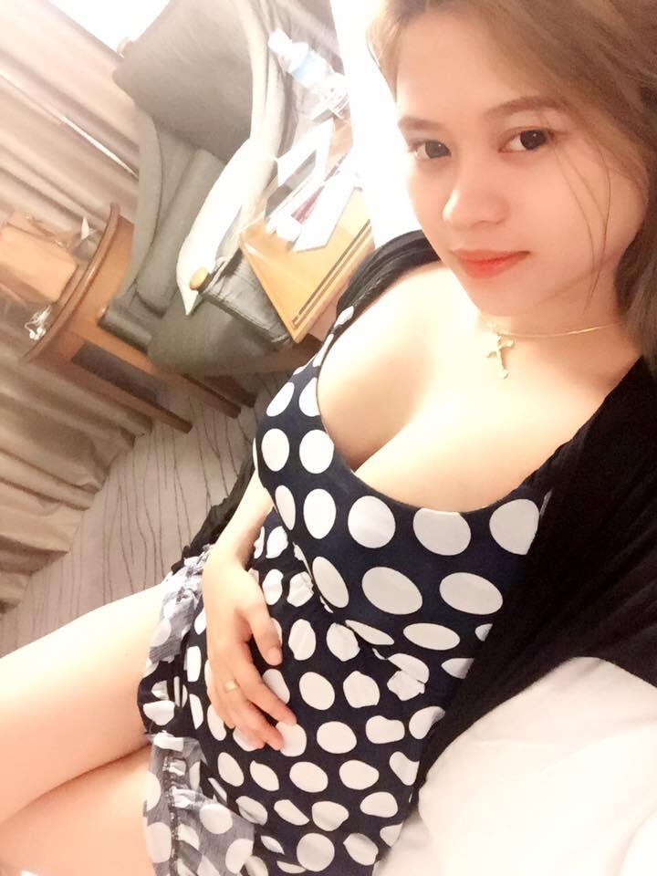 Diam-Diam HOT MOM SEKSI Ini Punya Tiga Suami Sekaligus
