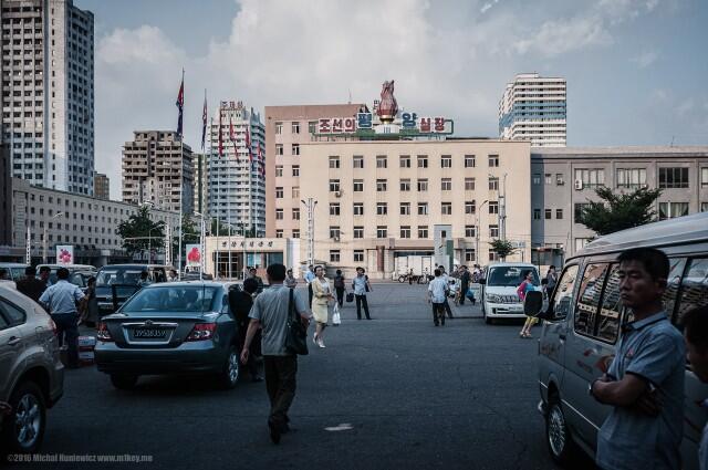 Fotografer ini Mengambil Foto-Foto Terlarang dari Korea Utara, Hasilnya....