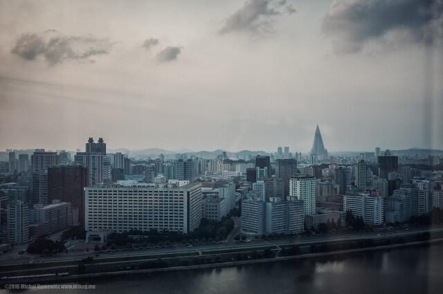 Fotografer ini Mengambil Foto-Foto Terlarang dari Korea Utara, Hasilnya....