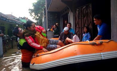 Posko MRI - Banjir Bandung Rendam 35 ribu Rumah di 15 Kecamatan