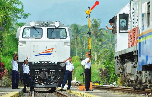 Mengenal Pedal Deadman pada Kereta Api