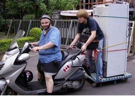 GOKIL!! 22 Cara Angkut Barang Paling Ekstrim Yang Bikin Kamu Geleng-Geleng Kepala