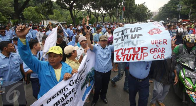 Akhirnya...JOKOWI TOLAK STOP TAKSI ONLINE