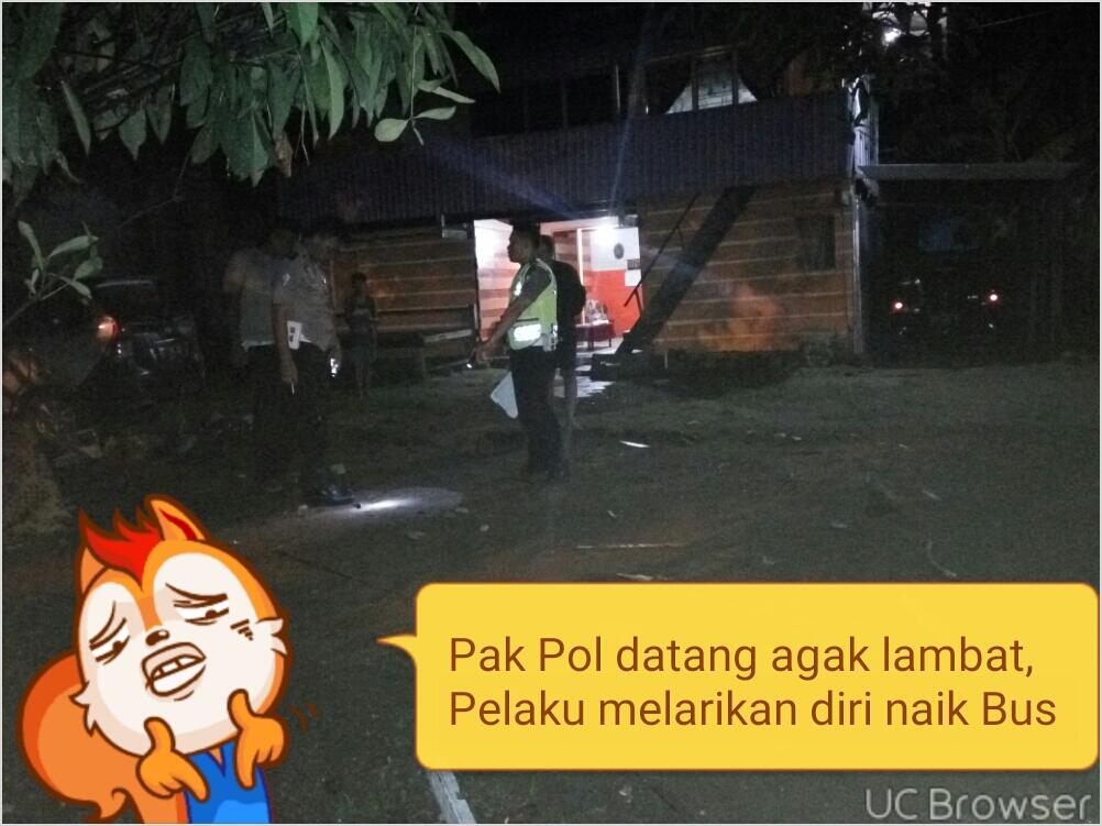 Jalan Bergelombang & Licin, Avanza Lompati Got Menabrak Pagar Hingga Dpn Rumah Orang