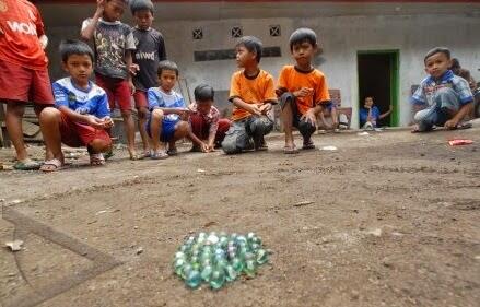 Bermain Permainan Anak Tradisional Sungguh Banyak Manfaat dan Cerita