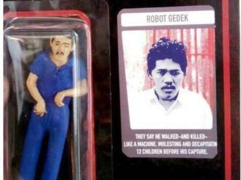 Action Figure Ryan Jombang dan Robot Gedek Dijual Bebas di OL Shop