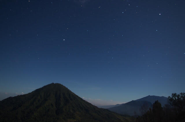 &#91;catper&#93; Memburu Api Biru Kawah Ijen