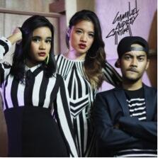Masa-Masa SMA? Trio Penyanyi Ini Punya Cerita Lucu!