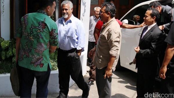 Wiji Thukul Dapat Penghargaan dari Xanana Gusmao