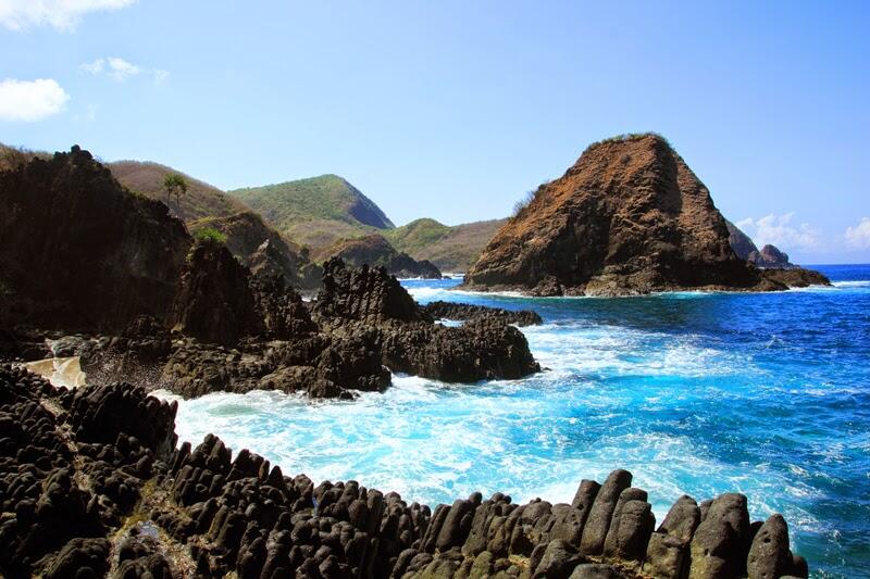 Pantai Semeti dan Akuarium Alam yang Cantik