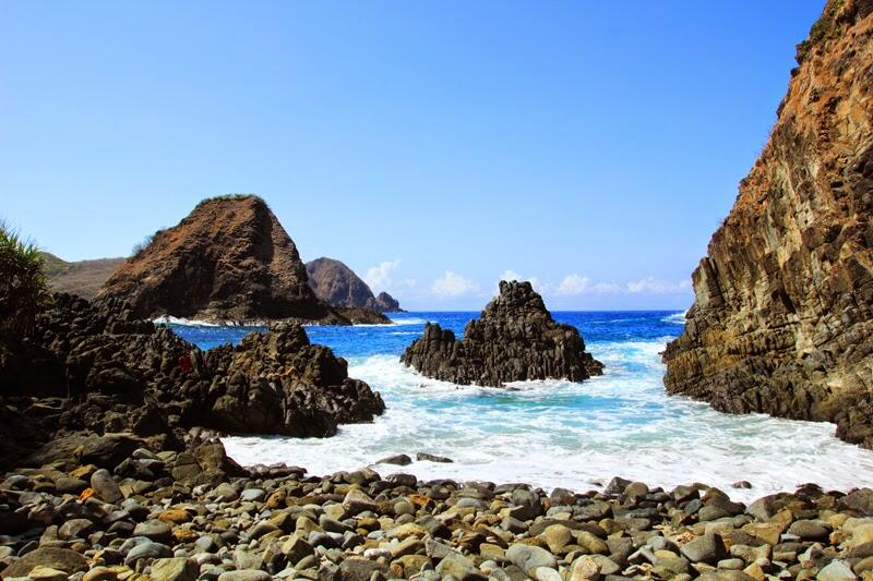 Pantai Semeti dan Akuarium Alam yang Cantik
