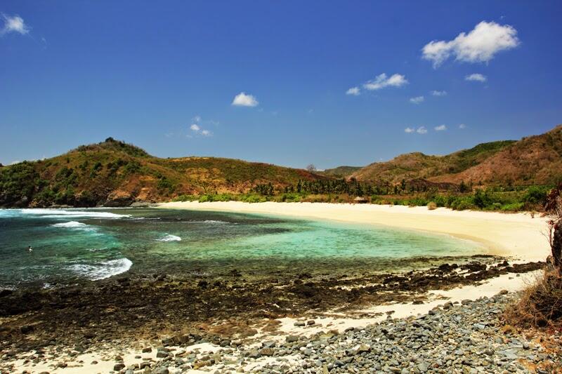 Pantai Semeti dan Akuarium Alam yang Cantik