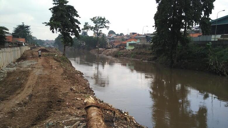 Tumpukan Sampah di Sungai di Kolong Jembatan Kalibata kini Sudah Sirna 