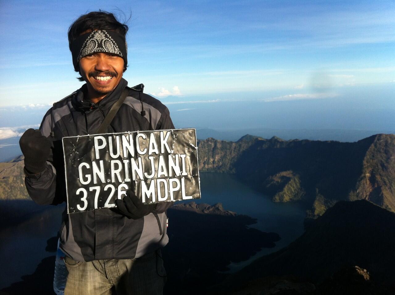 JALAN-JALAN KELILING INDONESIA BUKANLAH MIMPI BELAKA