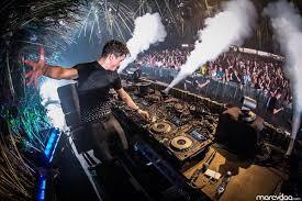 Melihat Sisi Lain Musik EDM