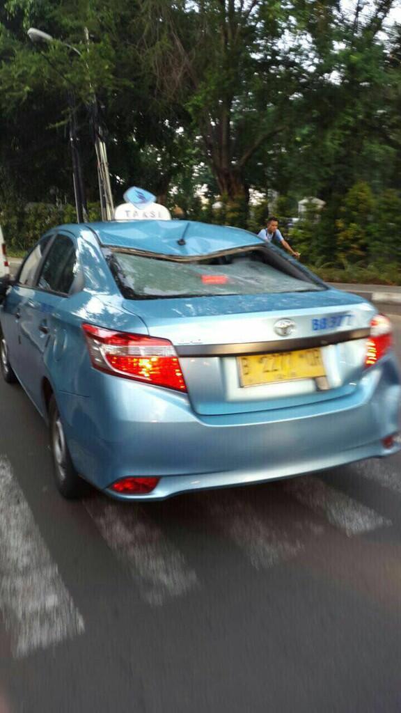 kumpulan foto supir taxi anarkis demo hari ini gan
