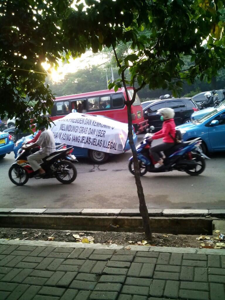 Besok Demo angkutan umum. Hati hati swiping gan !!