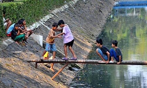 Ayo Ajak Anak Kita Berkeliling Kota Sejak Dini
