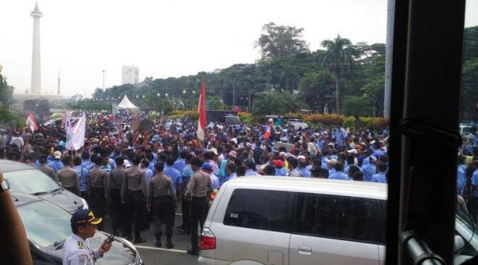 Aksi Unjuk Rasa Para Pengemudi Angkutan Umum di Ibu Kota