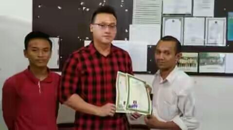 Tokoh Muda Tionghoa Ini Tebus Ijazah Siswa Madrasah