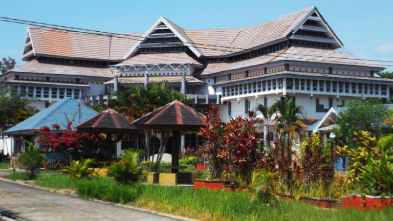 Traveling ke Manado, Kota Pesisir Berbukit