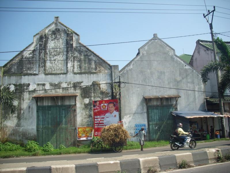 RUMAH TUA DI JAMBLANG KLANGENAN CIREBON 