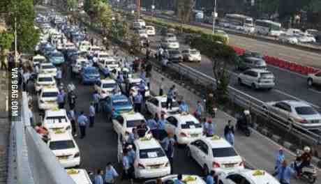 Mengharukan!!! Demo taksi kemarin masuk situs 9gag.com