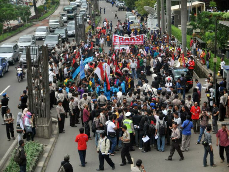 Kebiasaan-Kebiasaan Buruk Seorang Mahasiswa (Oom In The Campus)