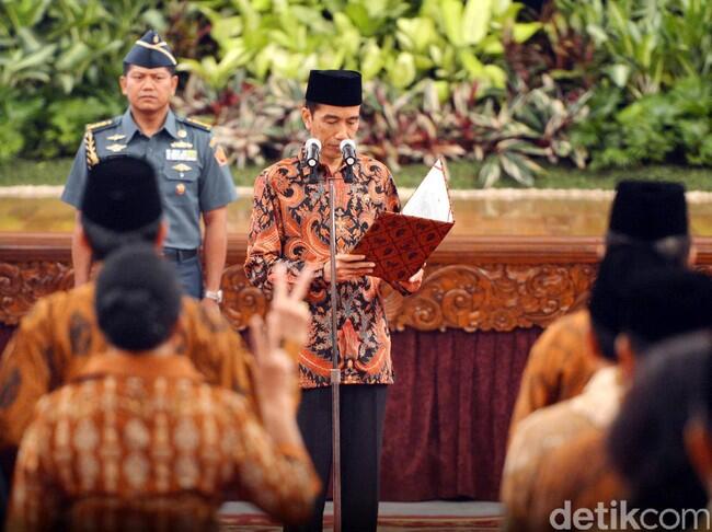 Soal Reshuffle, Jokowi Diminta Buka Peluang untuk Anak Muda Profesional
