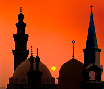 Ketika Lonceng Gereja Katedral Diikuti Suara Azan Masjid Istiqlal