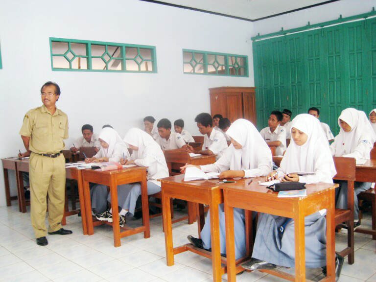 Kelakuan-Kelakuan Guru Yang Dibenci Oleh Murid Di Sekolah (Oom Road To School)