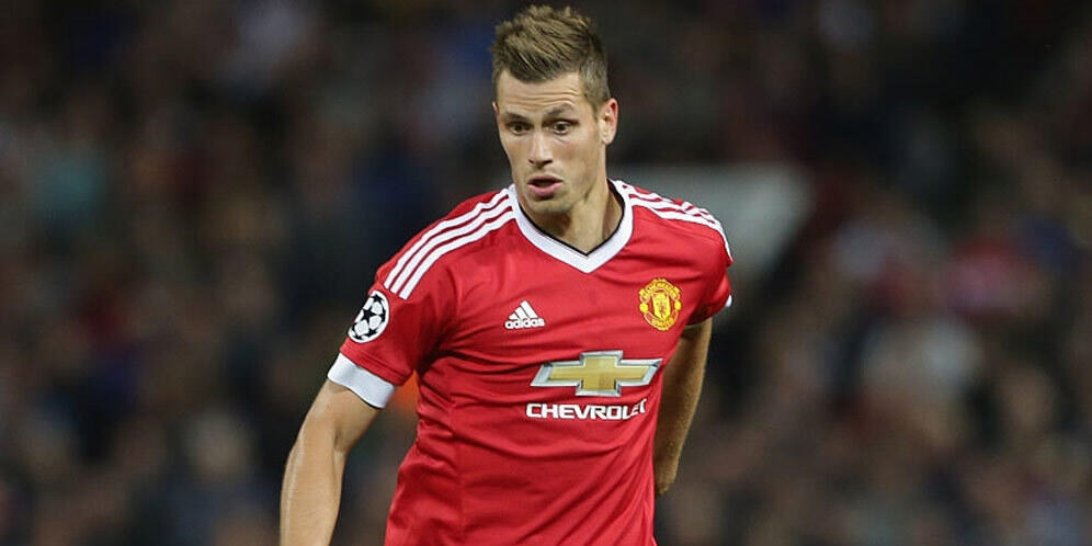 MU Ingin Jual Schneiderlin dan Memphis?